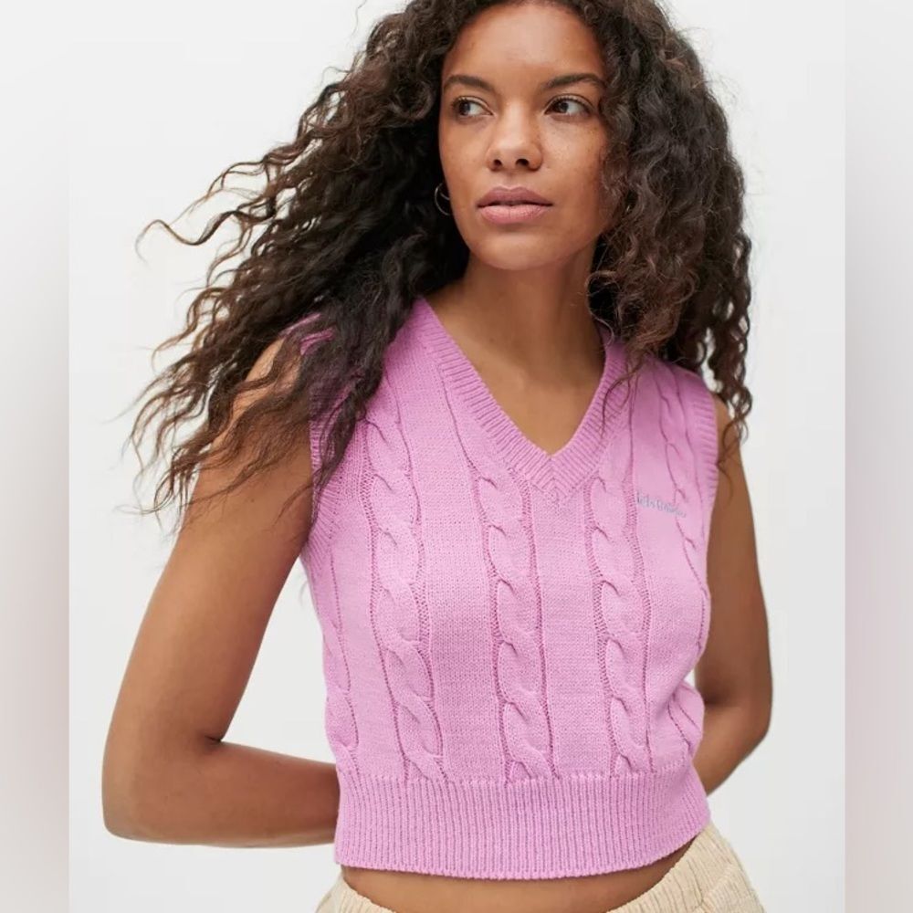 Urban Outfitters Pink Cable Knit Cropped Sweater Vest Prep Coquette M